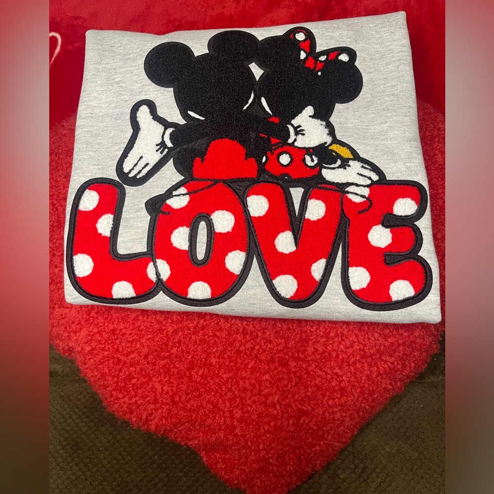🆕 Mouse Love Sweatshirt - Gray and Red